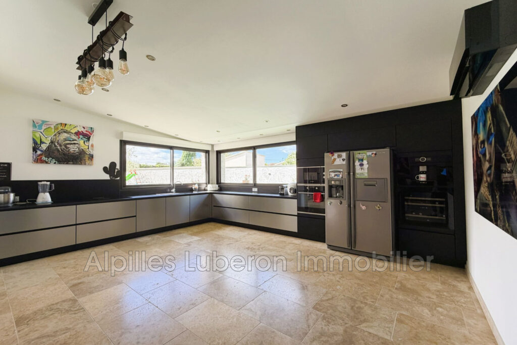 location saisonnière maison 6 Pièce(s) – 6 pièces – 4 chambres – 200.00 m²