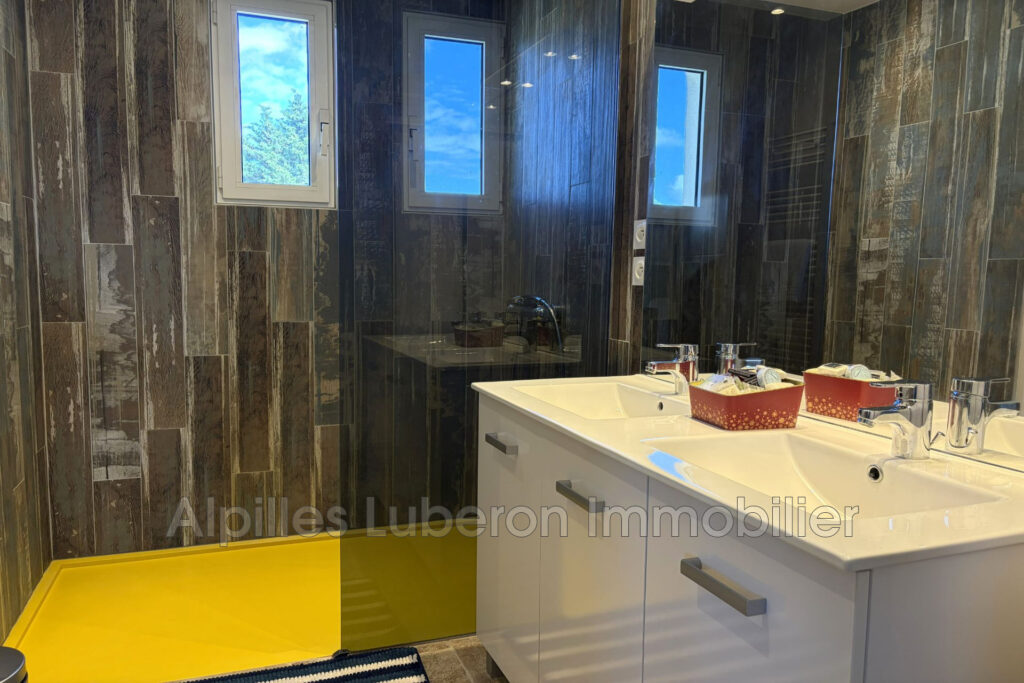 location saisonnière maison 6 Pièce(s) – 6 pièces – 4 chambres – 200.00 m²