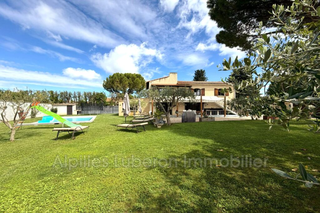 location saisonnière maison 6 Pièce(s) – 6 pièces – 4 chambres – 200.00 m²