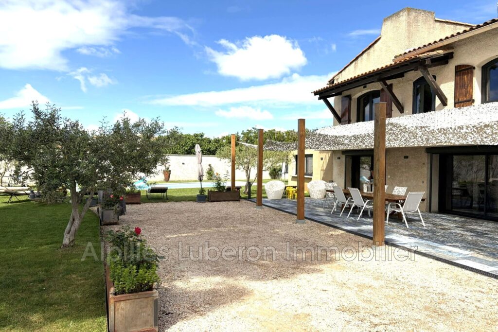 location saisonnière maison 6 Pièce(s) – 6 pièces – 4 chambres – 200.00 m²
