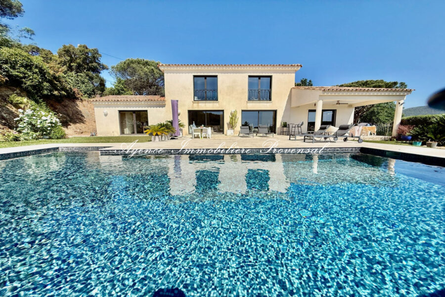 Maison à vendre à Sainte-Maxime — Vue mer — photo 3