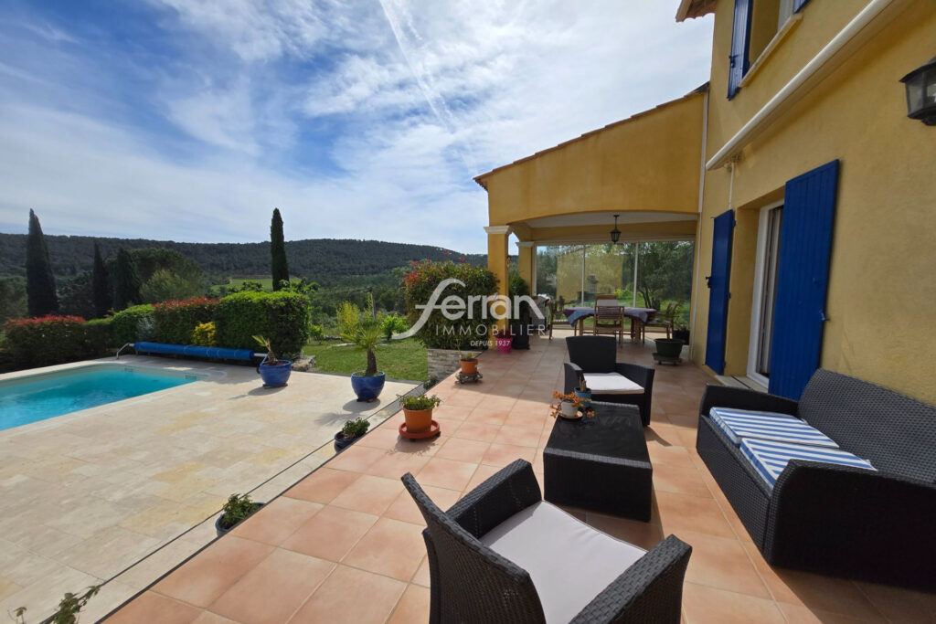 À vendre à Salernes villa 5 chambres avec piscine – 6 pièces – 5 chambres – 150.00 m²