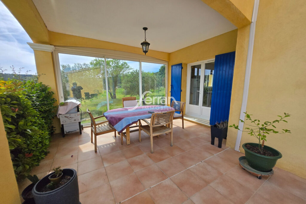 À vendre à Salernes villa 5 chambres avec piscine – 6 pièces – 5 chambres – 150.00 m²