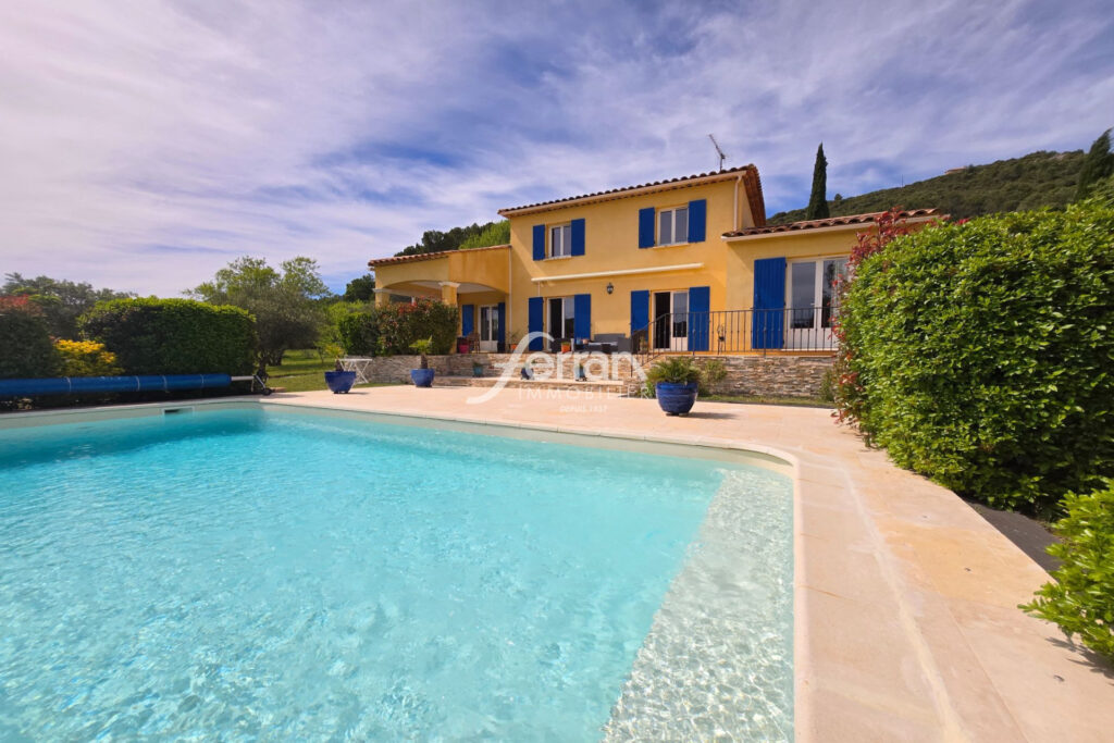 À vendre à Salernes villa 5 chambres avec piscine – 6 pièces – 5 chambres – 150.00 m²