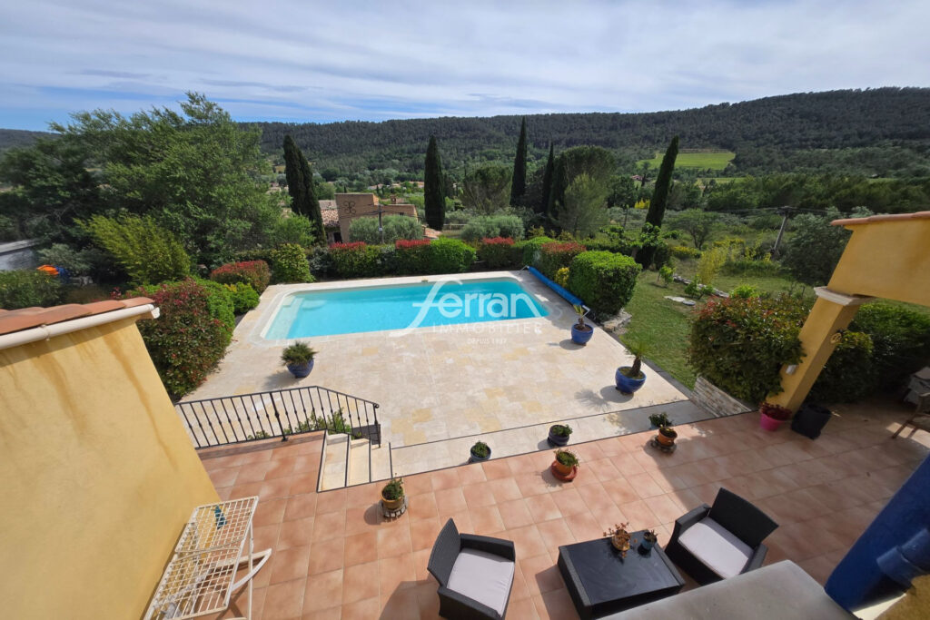 À vendre à Salernes villa 5 chambres avec piscine – 6 pièces – 5 chambres – 150.00 m²