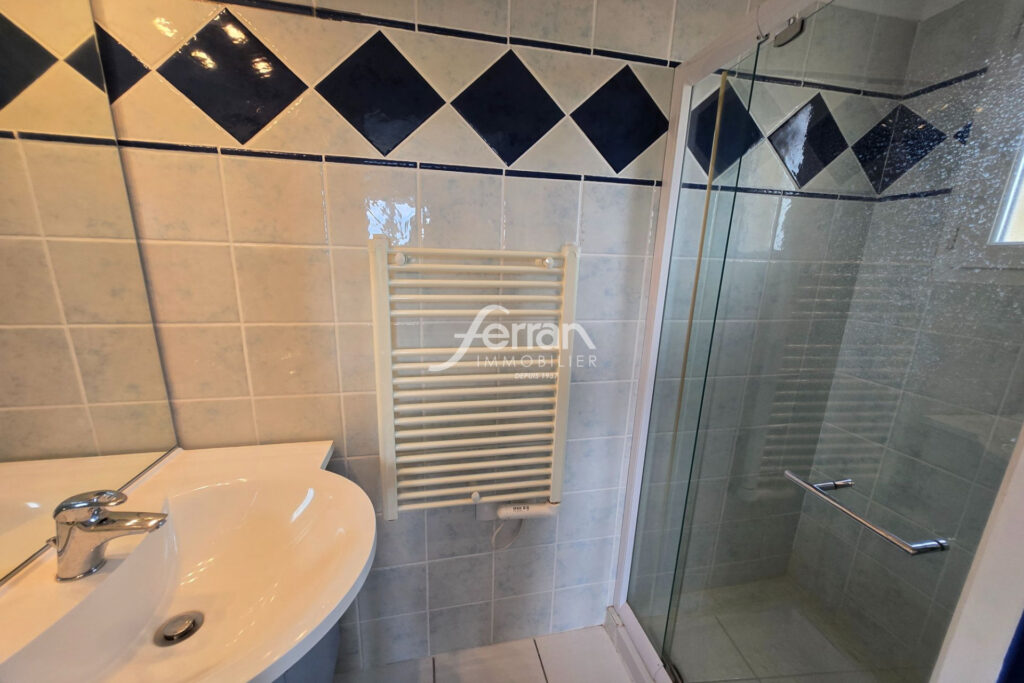 À vendre à Salernes villa 5 chambres avec piscine – 6 pièces – 5 chambres – 150.00 m²