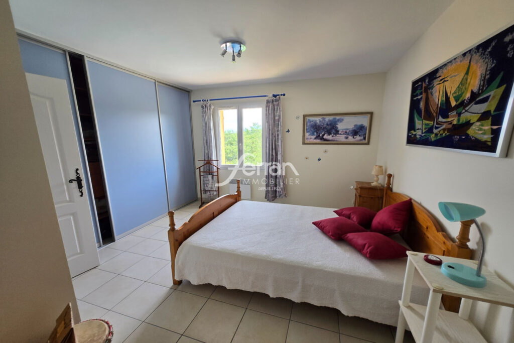 À vendre à Salernes villa 5 chambres avec piscine – 6 pièces – 5 chambres – 150.00 m²