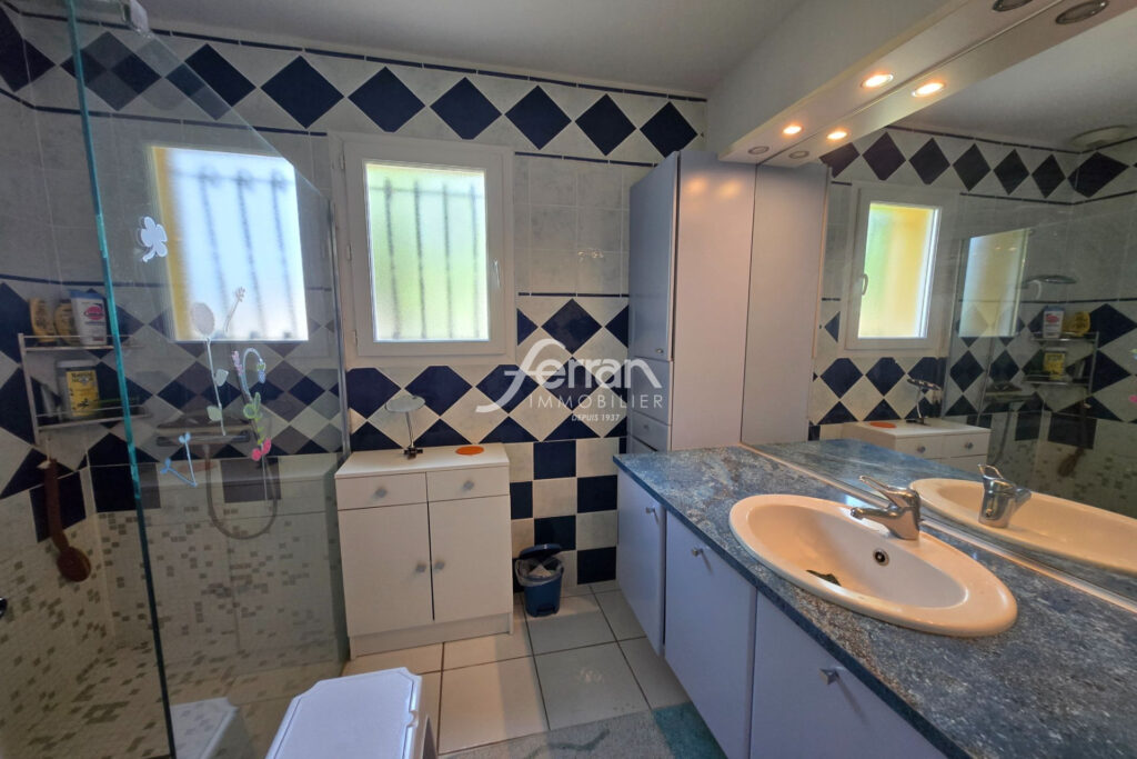 À vendre à Salernes villa 5 chambres avec piscine – 6 pièces – 5 chambres – 150.00 m²