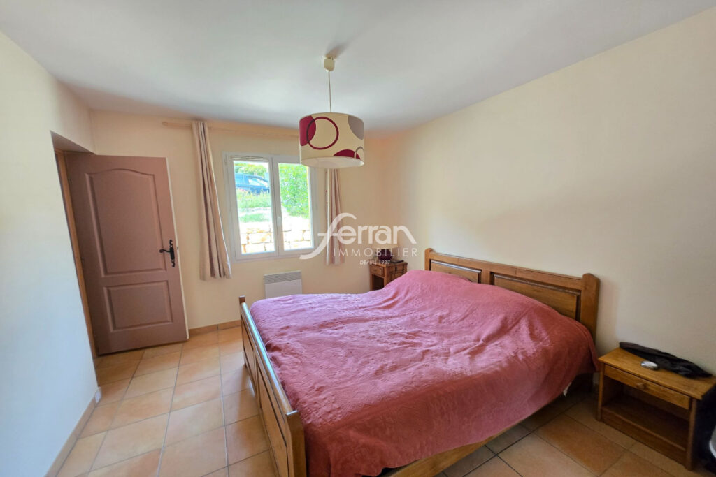 À vendre à Salernes villa 5 chambres avec piscine – 6 pièces – 5 chambres – 150.00 m²