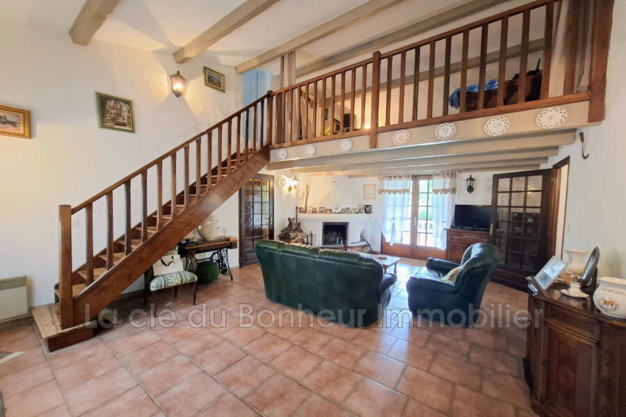 Maison à vendre à Régusse