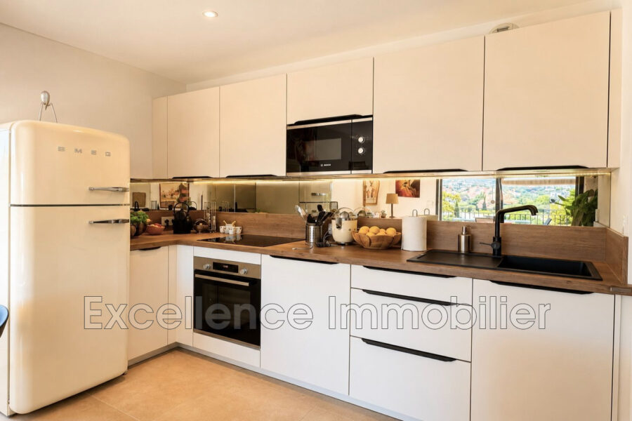 Appartement à vendre à Sainte-Maxime — Vue sur la ville — photo 4