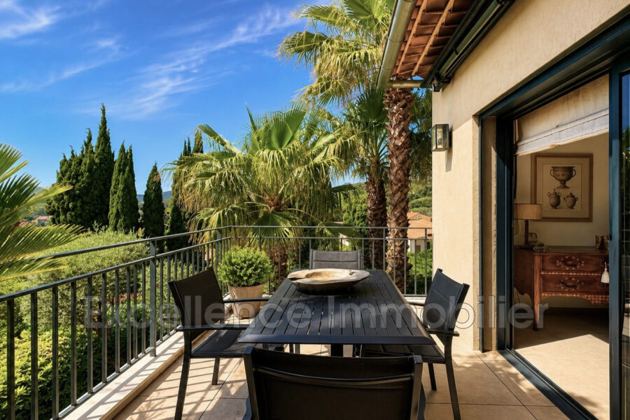Appartement à vendre à Sainte-Maxime — Vue sur la ville — photo 3