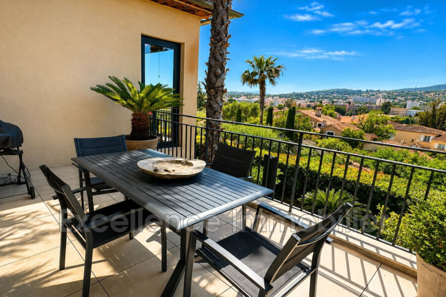 Appartement à vendre à Sainte-Maxime — Vue sur la ville — photo 9