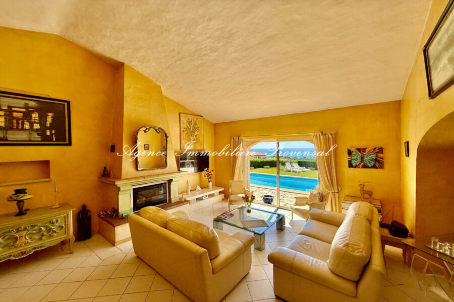 Maison à vendre à Sainte-maxime
