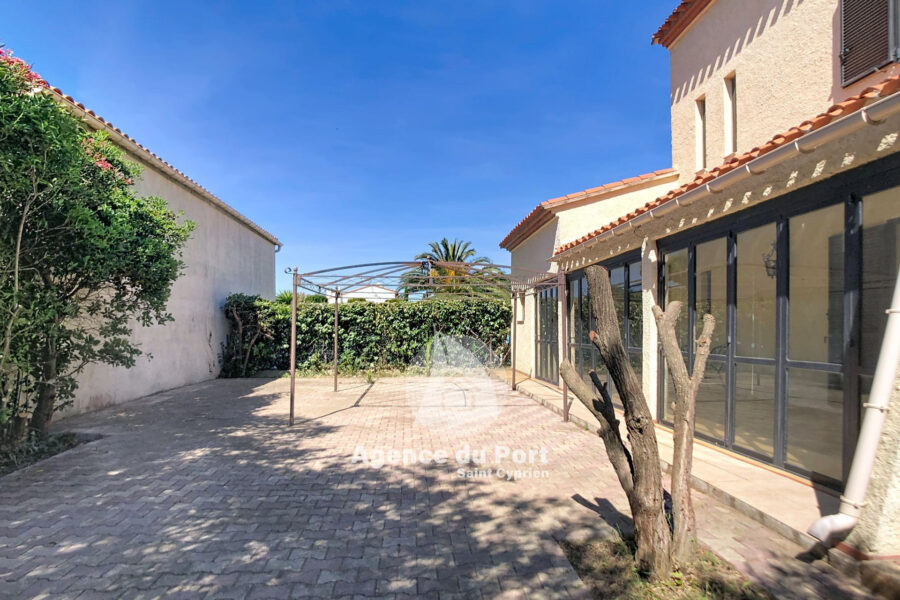 Maison à vendre à Saint-cyprien
