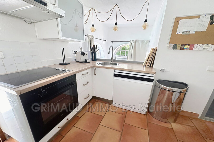 Maison à vendre à Le Plan-de-la-Tour — Vue parc & jardin — photo 8