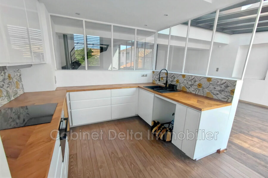 Appartement à louer à Sanary-sur-mer — Vue sur la ville — photo 8