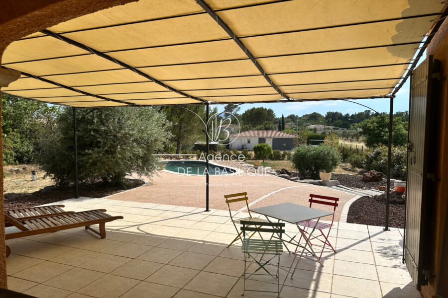 Maison à vendre à Saint-maximin-la-sainte-baume — Vue nature — photo 14
