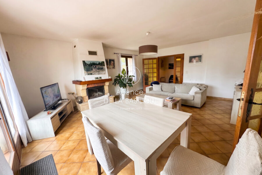 Maison à vendre à Saint-maximin-la-sainte-baume — Vue parc & jardin — photo 7