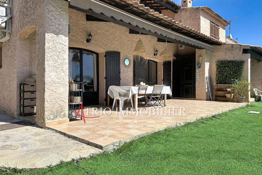 Maison à vendre à Saint-Laurent-du-Var — Vue nature — photo 8