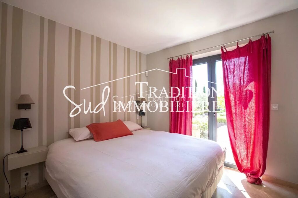vente maison – NR pièces – NR chambres – 240.00 m²