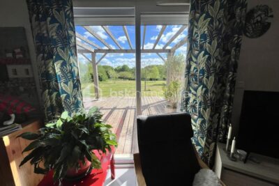 Magnifique maison familiale contemporaine en lisière de la Forêt des Bertranges avec double carport et garage – 7 pièces – 5 chambres – 180 m²