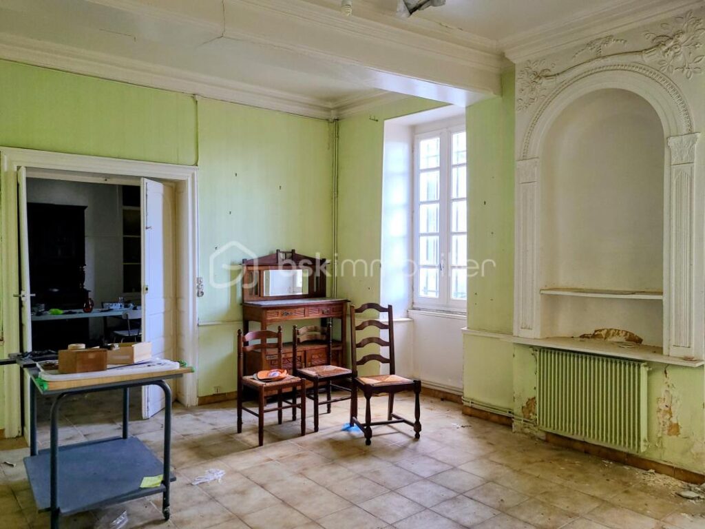 Volumes et potentiel – Maison de 240 m² avec vue dégagée sur la Garonne – 7 pièces – 4 chambres – 207 m²