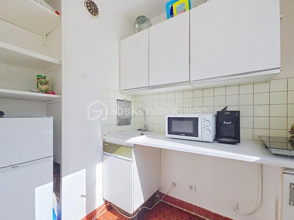 RUEIL-MALMAISON – Résidence du Bois Préau – Studio dernier étage vue arborée avec balcon, parking et cave – 1 pièce – NR chambres – 26 m²