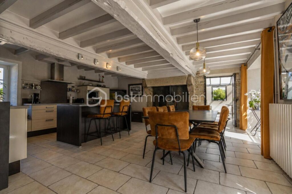 Votre havre de paix rural en pierre au cœur de Valcanville – 6 pièces – 3 chambres – 157 m²