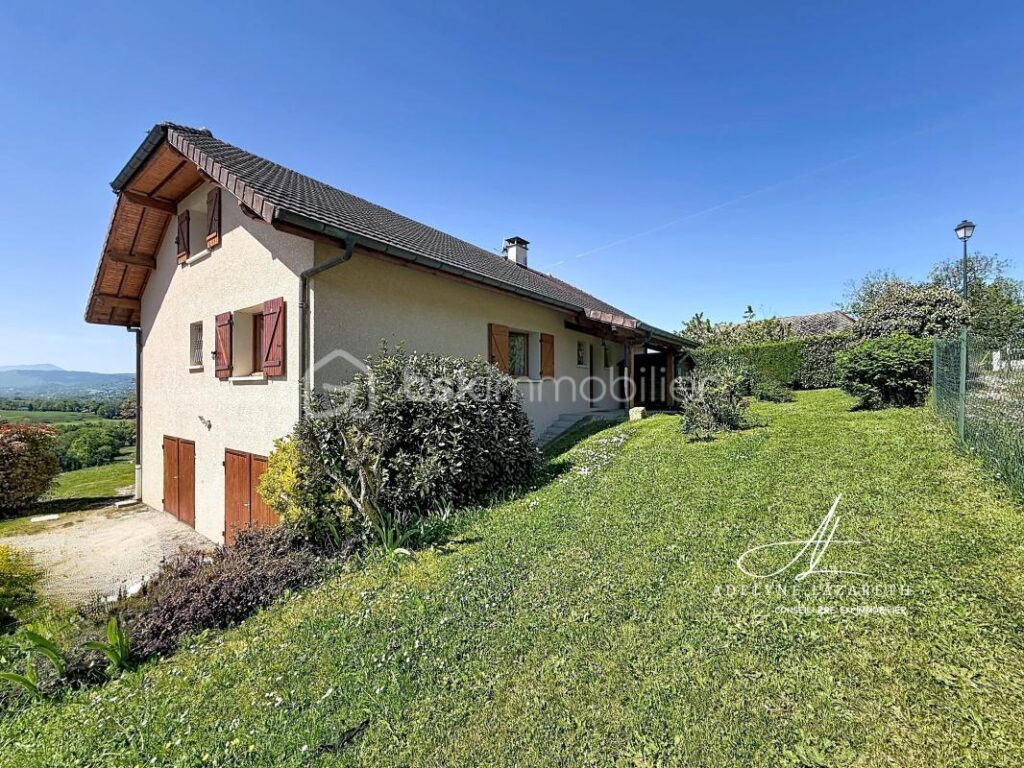 Maison individuelle avec vue panoramique – Fort potentiel jusqu’à 170 m² habitables – 4 pièces – 3 chambres – 102 m²
