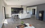 LOCATION – Villa Lascours 135m² sur 2200m² de terrain avec piscine et garage – 4 pièces – 3 chambres – 135 m²