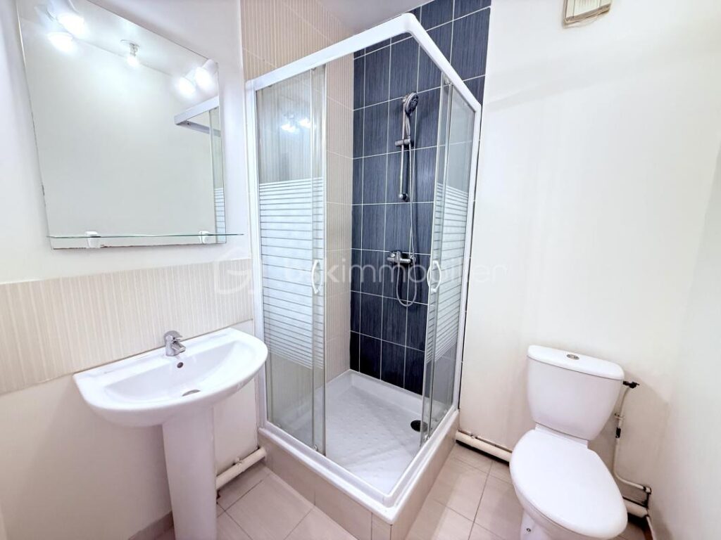 GRAND STUDIO IDEALEMENT SITUE VENDU LIBRE – 1 pièce – NR chambres – 33 m²