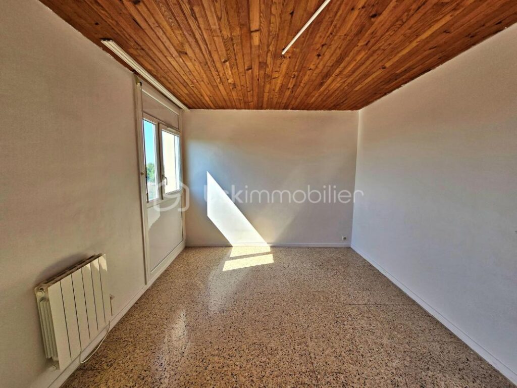 🔥 DERNIER ÉTAGE – 69 m² – 3 CHAMBRES – 2 BALCONS – VUE ÉTANG – 121 000 € 🔥 – 4 pièces – 3 chambres – 69 m²