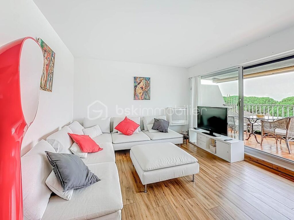 *** Magnifique Appartement T3 de standing Dernier étage Vue Mer Piscine à Port Camargue *** – 3 pièces – 2 chambres – 70 m²