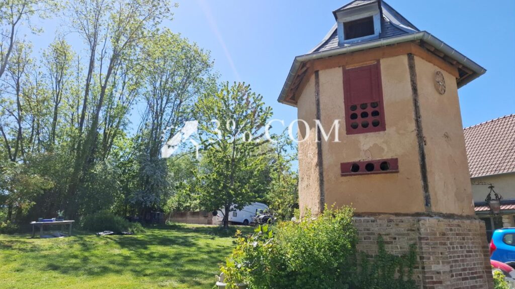 Secteur FONTAINE SUR SOMME : PROPRIETE avec dépendances et j – 8 pièces – 4 chambres – 182 m²