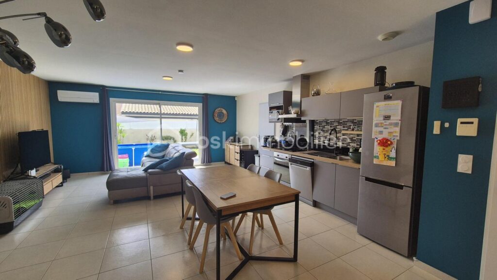 A VENDRE VILLA DEUX FACES TRAVERSANTE DE 94M² SUR TERRAIN DE 214M² A LATOUR BAS ELNE – TROIS CHAMBRES – DEUX PIECES D EAU – DEUX TOILETTES – GARAGE TRAVERSANT – 5 pièces – 3 chambres – 87 m²