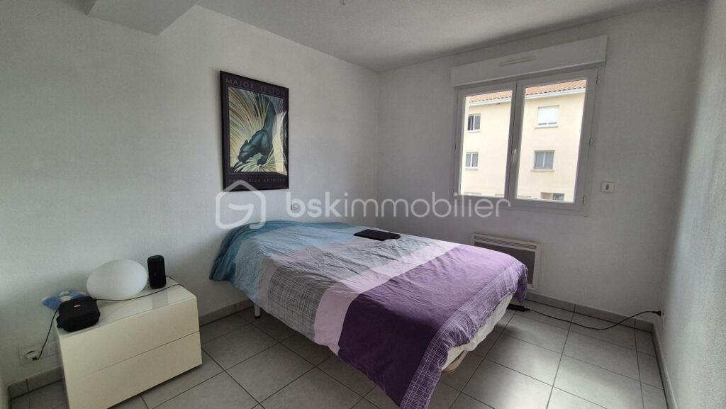 A VENDRE APPARTEMENT T2 CABINE DE 44M² A SAINT CYPRIEN – COTE VILLAGE – EN IMPASSE – TERRASSE – PARKIG PRIVE – LIBRE DE TOUTE OCCUPATION – VUE DEGAGEE – 2 pièces – 1 chambre – 44 m²