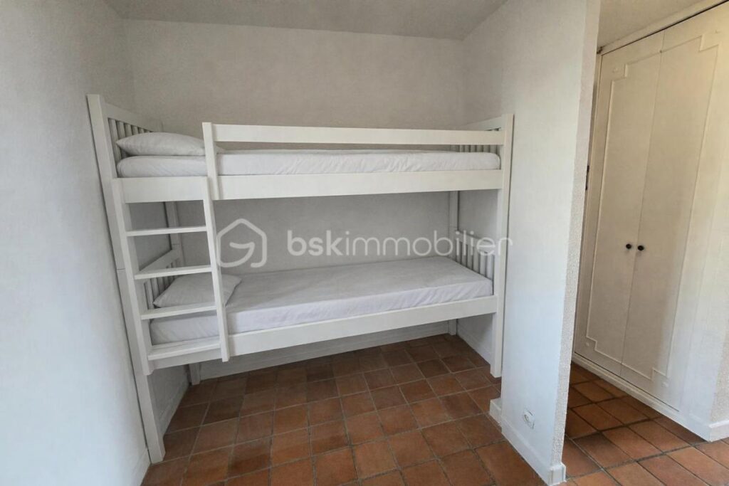 Exclusivité – Baisse de prix, à saisir ! Studio 28 m² vue mer, sans vis-à-vis, au calme absolu – 1 pièce – 1 chambre – 28 m²