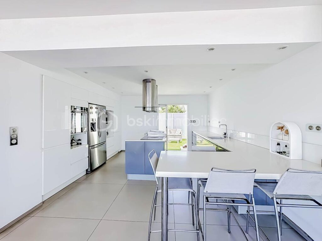 UNIQUE *** Magnifique Appartement T5 de 160m2 avec terrasse de 50m2 Vue Mer à PALAVAS *** – 5 pièces – 3 chambres – 160 m²