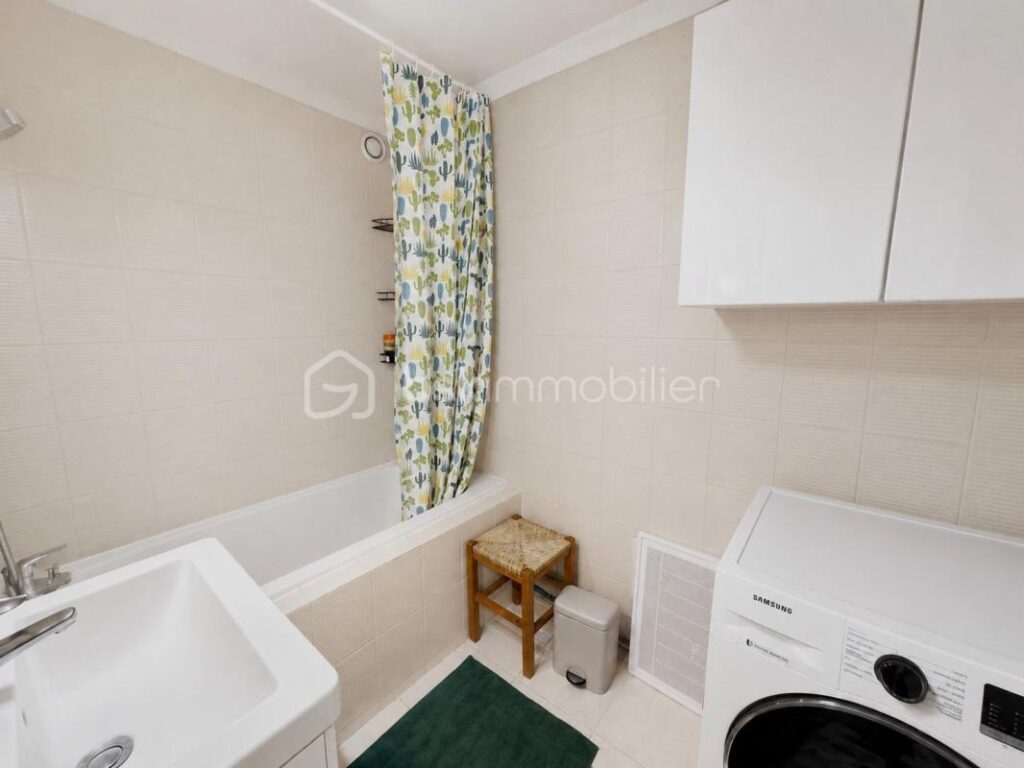 MOUANS-SARTOUX – APPARTEMENT 3 PCES – 62M² – PARKING – CALME – 5 MIN DU CENTRE A PIED – 3 pièces – 2 chambres – 62 m²