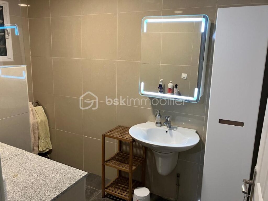 À louer : Maison avec Jardin – Étang Salé – 4 pièces – 3 chambres – 126 m²