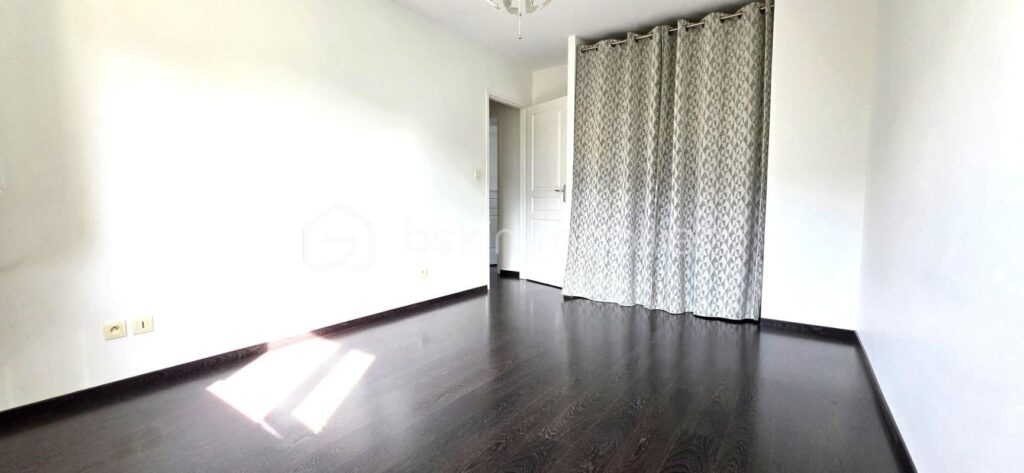MAISON 4 CHAMBRES SUR TERRAIN DE 510 M² – 5 pièces – 4 chambres – 131 m²