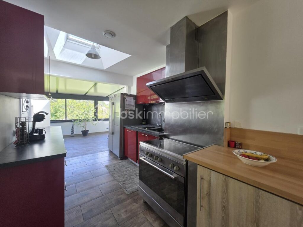 Pavillon de plain pied avec sous sol – 4 pièces – 2 chambres – 90 m²