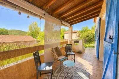 Maison familiale avec piscine et dépendance sur 1000m2 de terrain – 6 pièces – 4 chambres – 160 m²