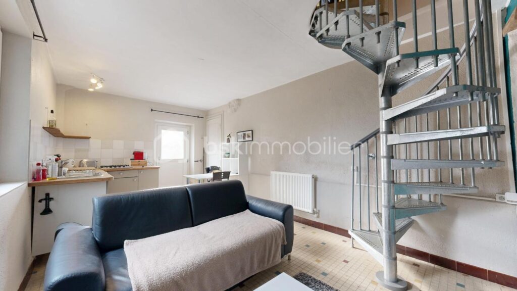 Ensemble Immobilier de 97 m² – 5 pièces – 2 chambres – 97 m²