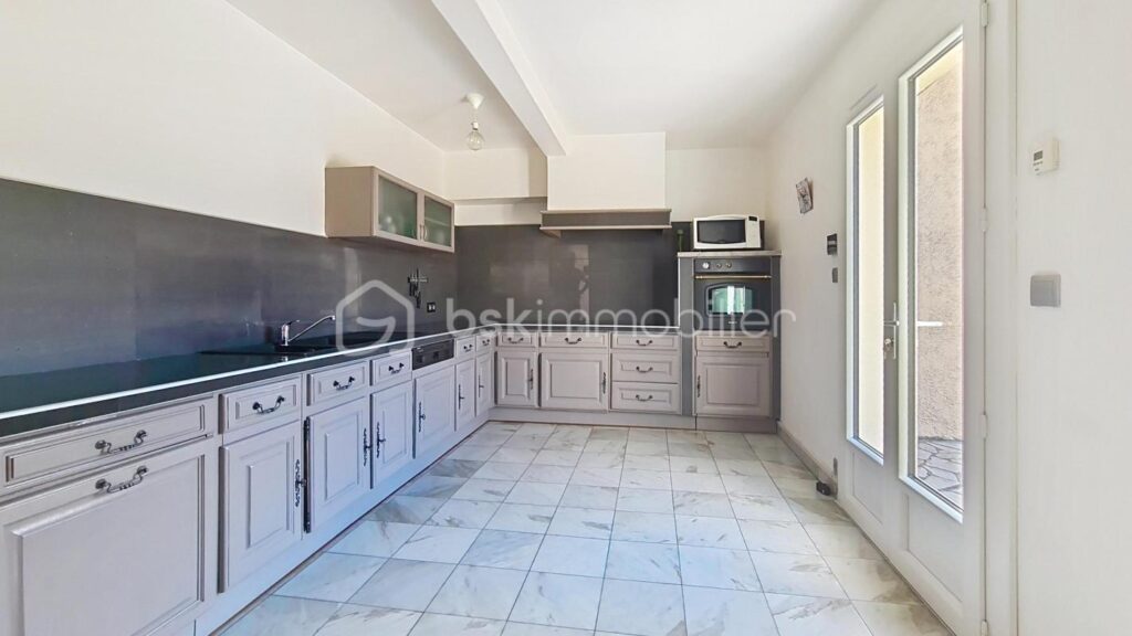 VILLA 4 FACES – VUE SUR LE CANIGOU – 4 CHAMBRES – PISCINE – GARAGE – 6 pièces – 4 chambres – 155 m²