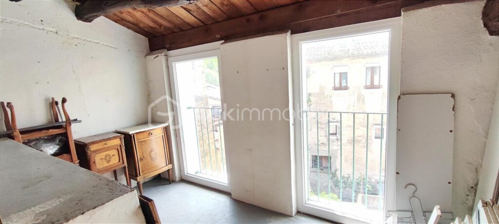 Appartement Lodève dernier étage – 3 pièces – 2 chambres – 66 m²