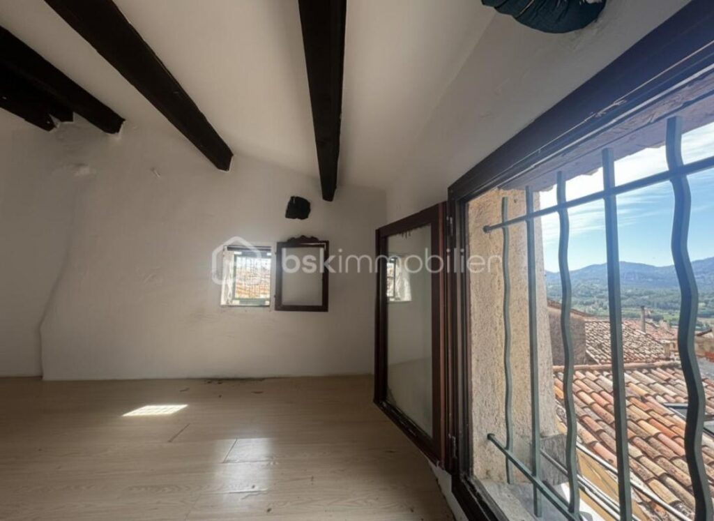 Habitez un duplex plein de charme tout en percevant un loyer mensuel – 4 pièces – 3 chambres – 82 m²