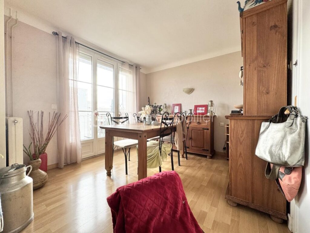 Appartement lumineux au cœur de Béziers avec vue dégagée – 3 pièces – 2 chambres – 70 m²
