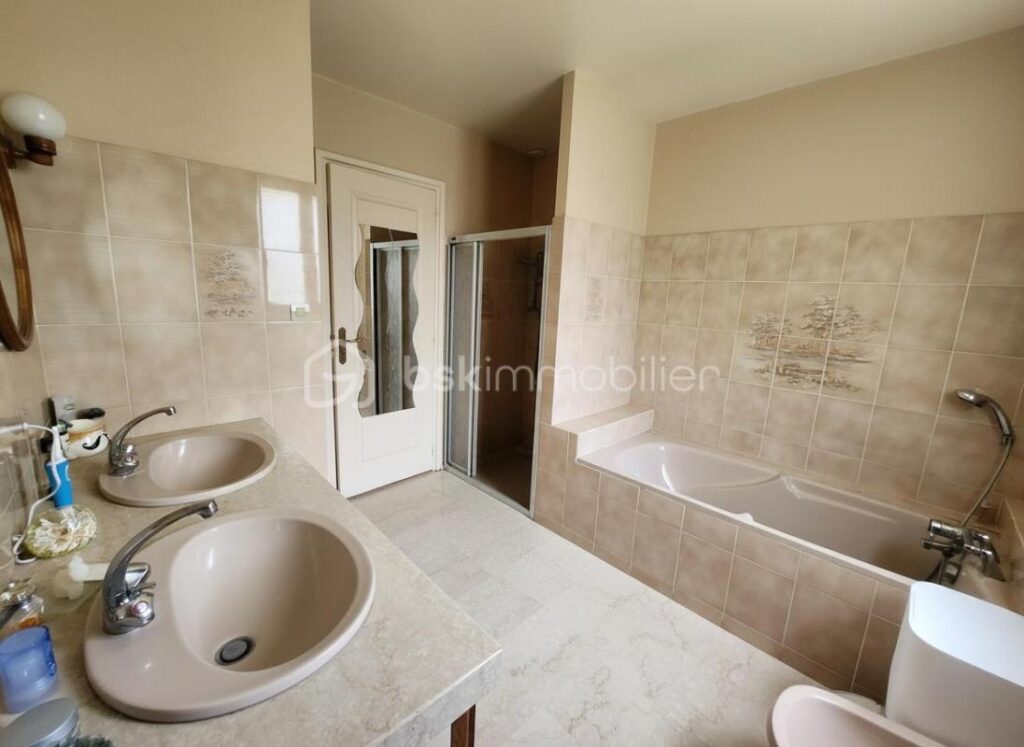 Maison familiale entretenue avec soin – 125 m² habitables – environnement calme et verdoyant – 6 pièces – 3 chambres – 125 m²